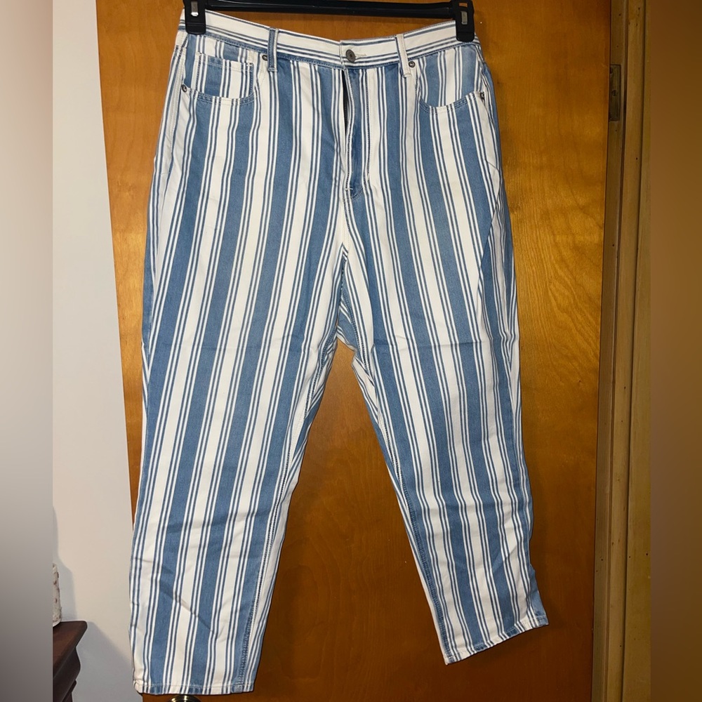 American Eagle Mom Jean